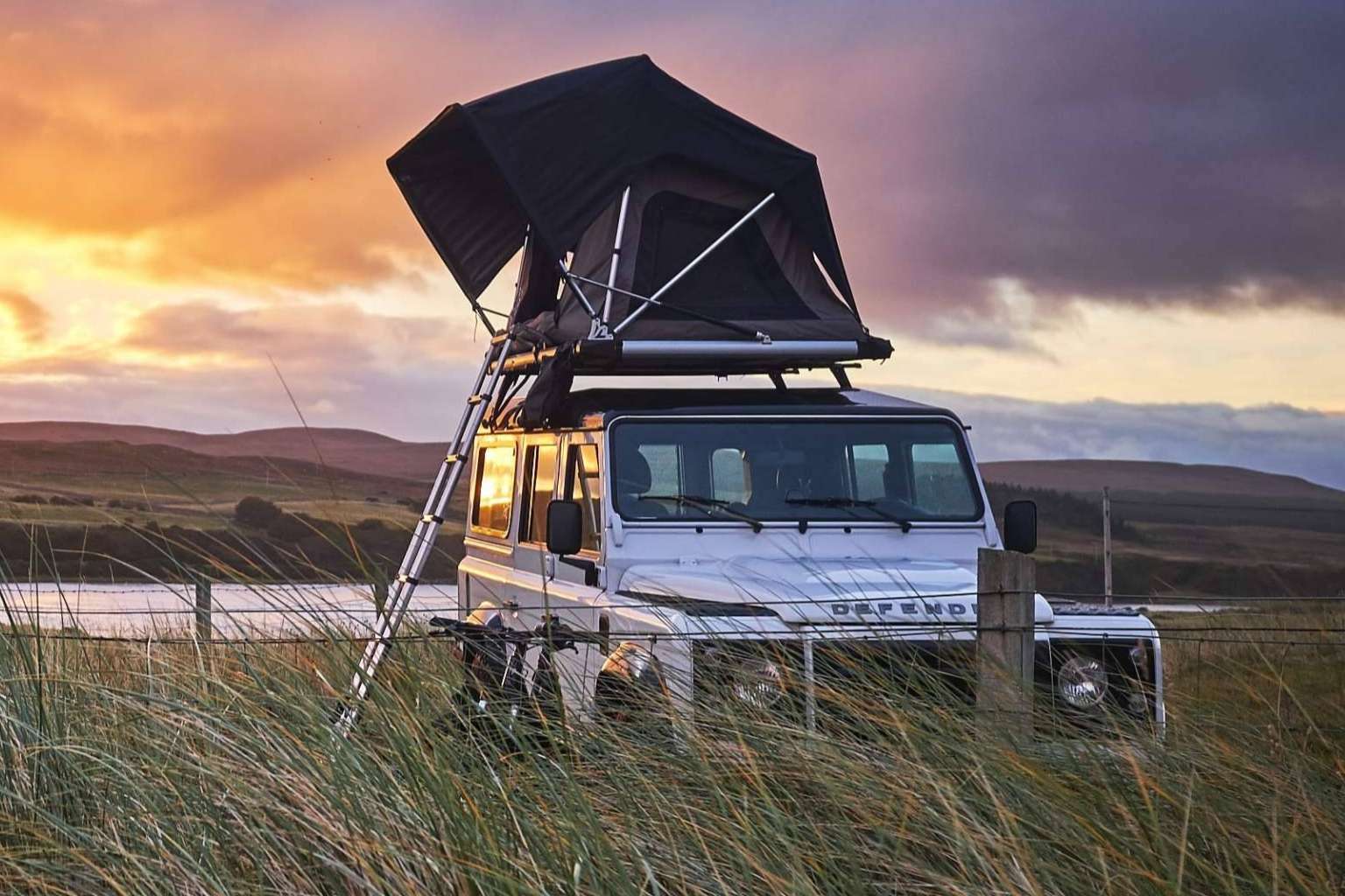 Las tiendas techo furgoneta de Foxcamper permiten acampar de forma segura y disfrutando de la naturaleza