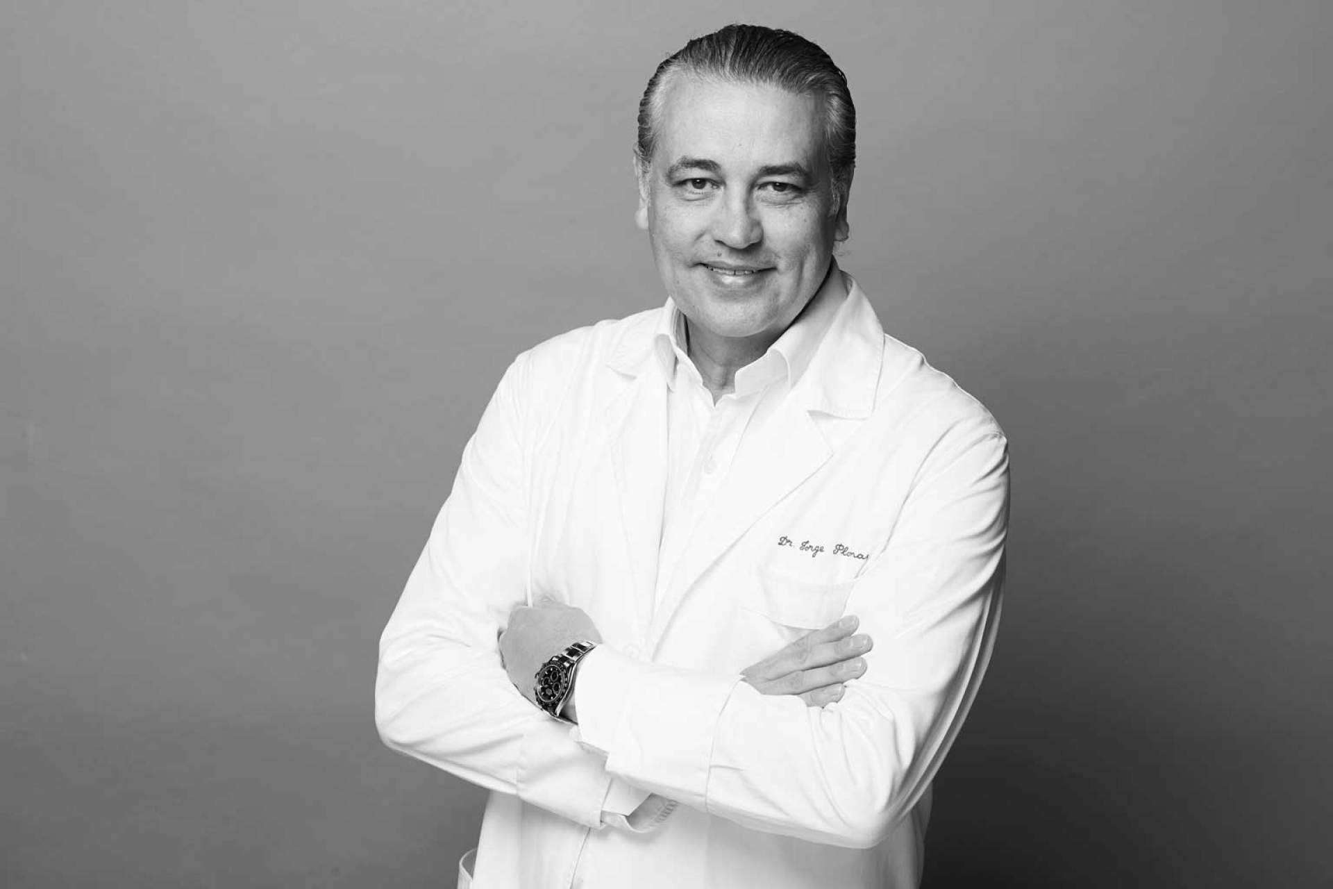 La rinoplastia ultrasónica se establece como la alternativa a la rinoplastia tradicional que permite una mejor recuperación al paciente, por el Dr. Jorge Planas