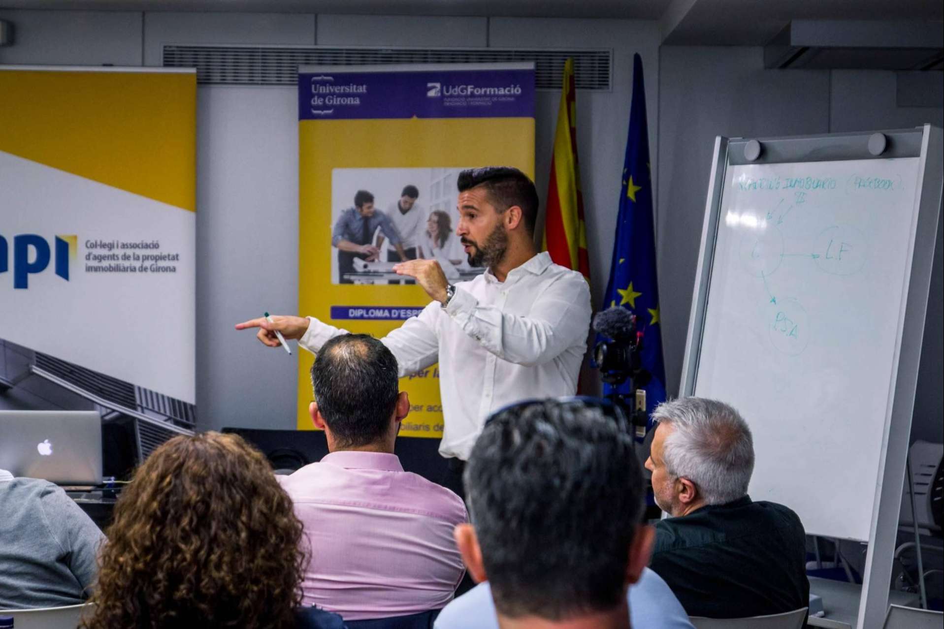 Titanes inmobiliarios, el pódcast de moda entre los inmobiliarios