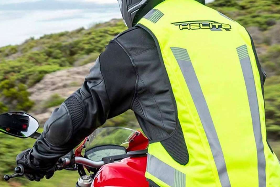 La importancia de protegerse con un chaleco airbag moto de la compañía Babiek