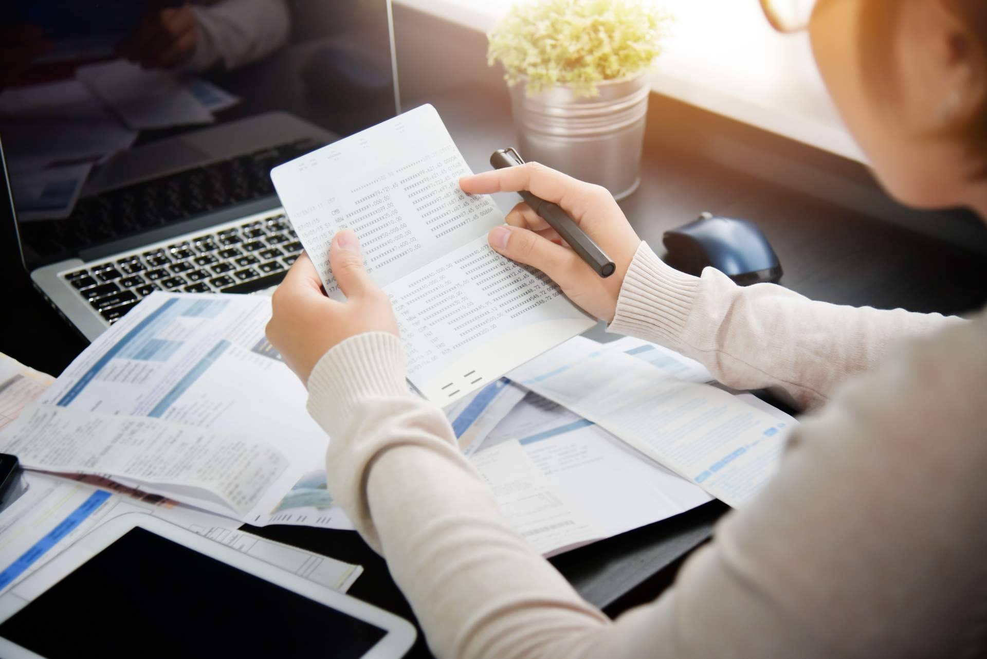 Economía Responsable, ¿Cómo elegir entre cuentas nómina y cuentas remuneradas en el comparador de productos financieros?