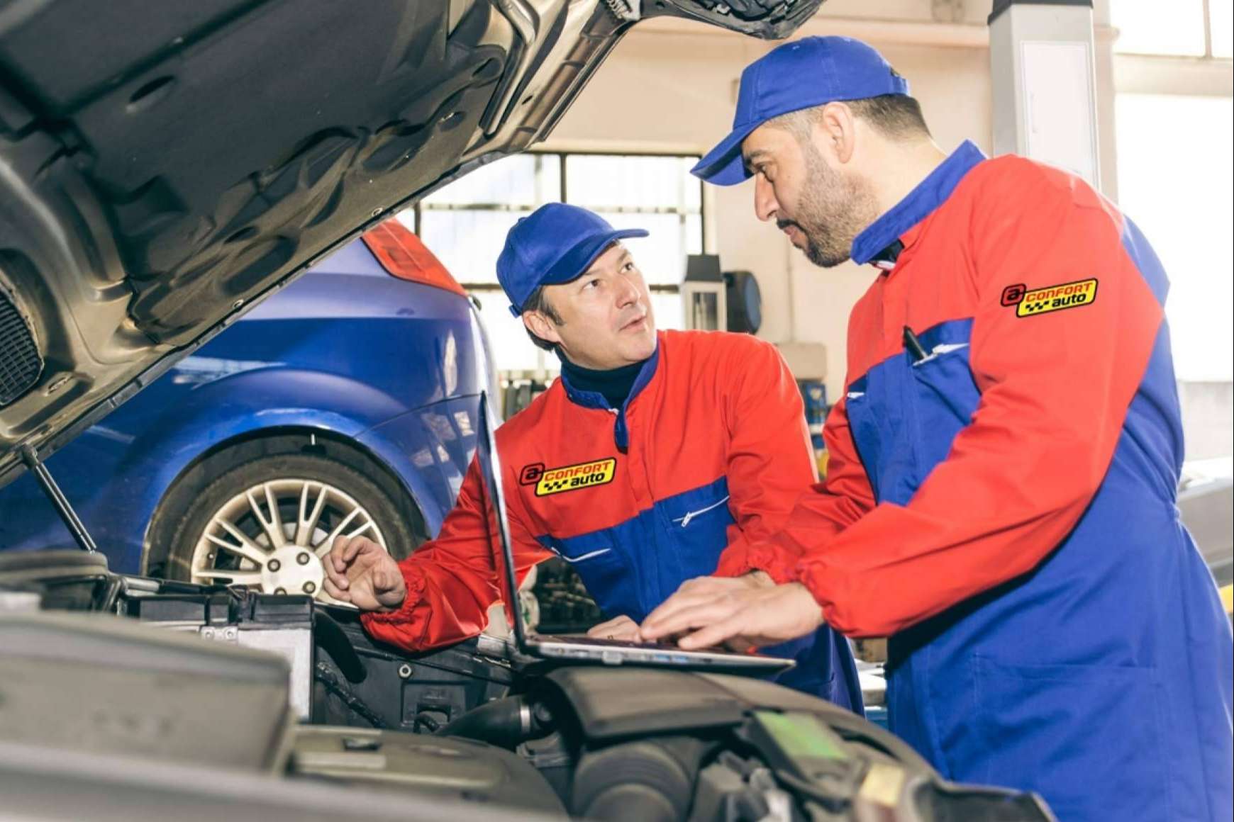 La red española de talleres de coches Confortauto elige la formación para liderar los cambios en la movilidad