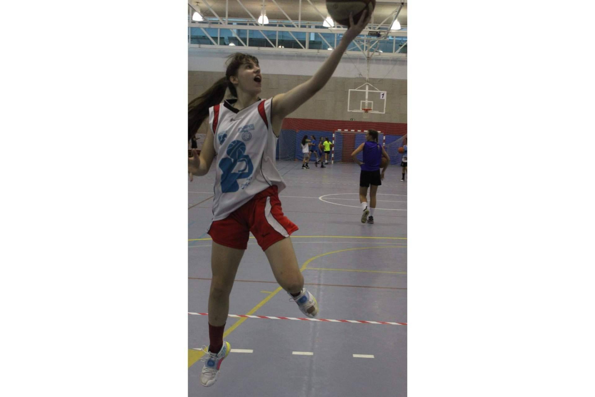 Los diferentes programas adaptados a los requisitos de cada uno de sus jugadores que ofrece el Campus de Baloncesto Rafael Jofresa