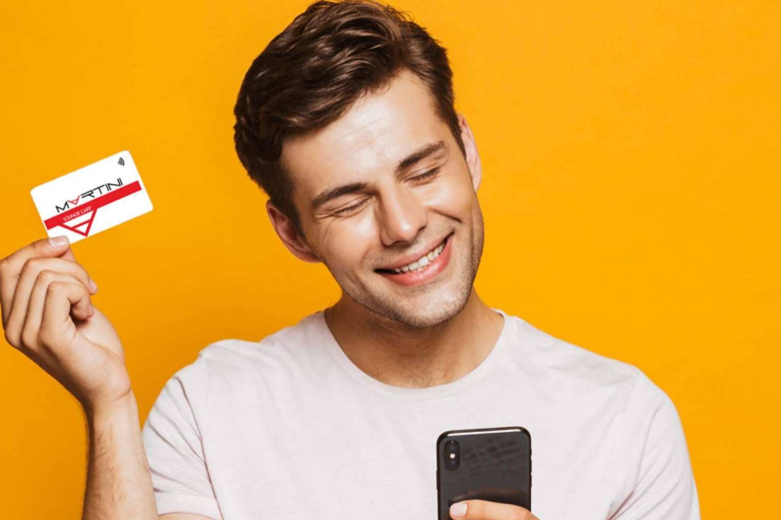 Compartir toda la información social, personal y profesional con un solo toque y al instante es posible con la tarjeta social digital MyVizual