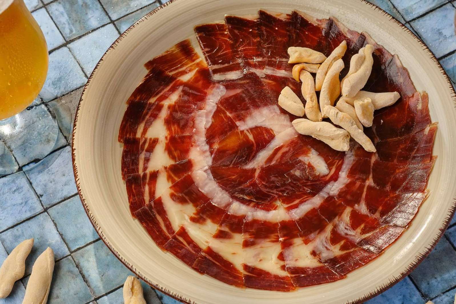 Maximiliano Jabugo, garantía de calidad en la producción de jamón ibérico de bellota
