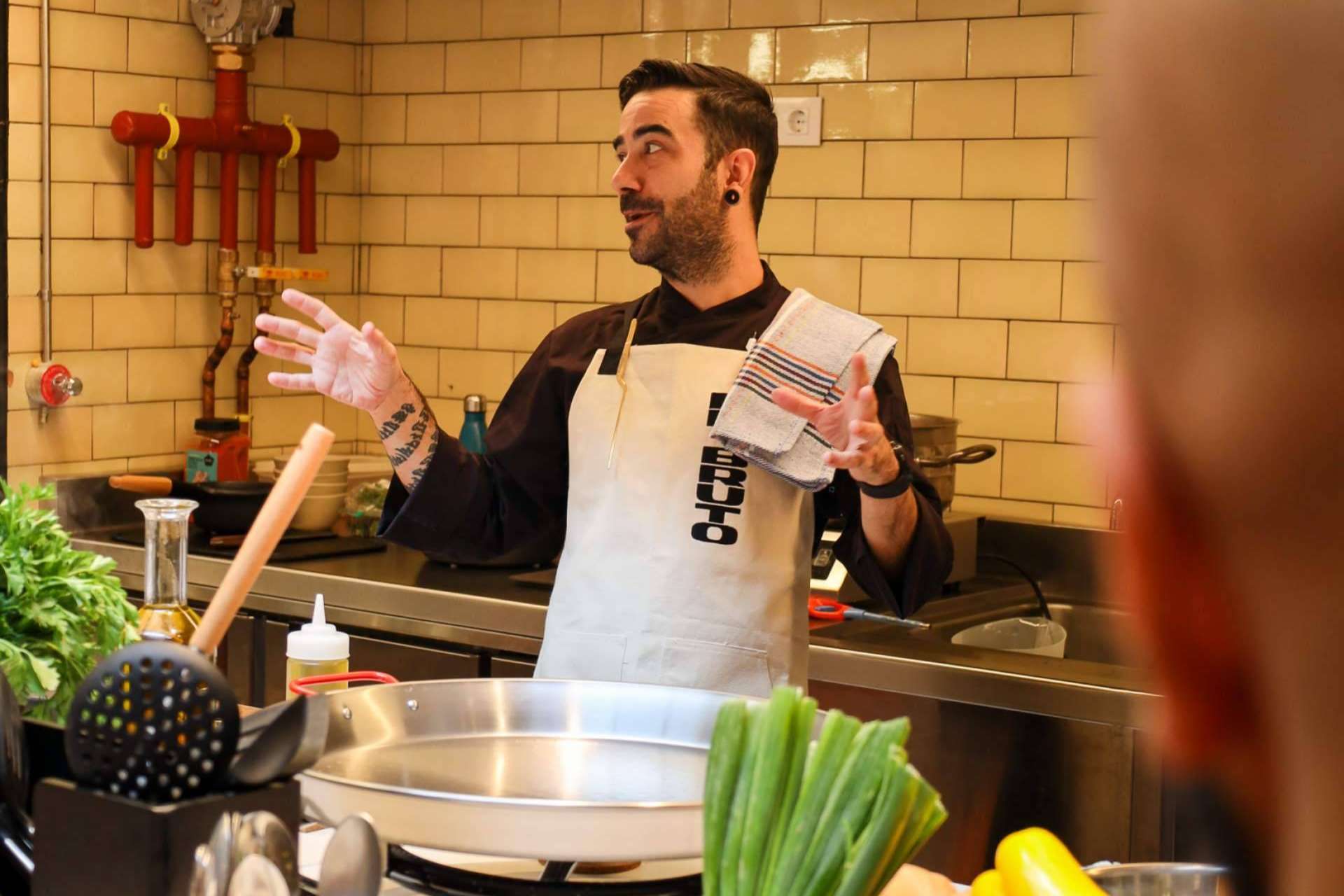En Bruto permite disfrutar de la kombucha natural en Madrid