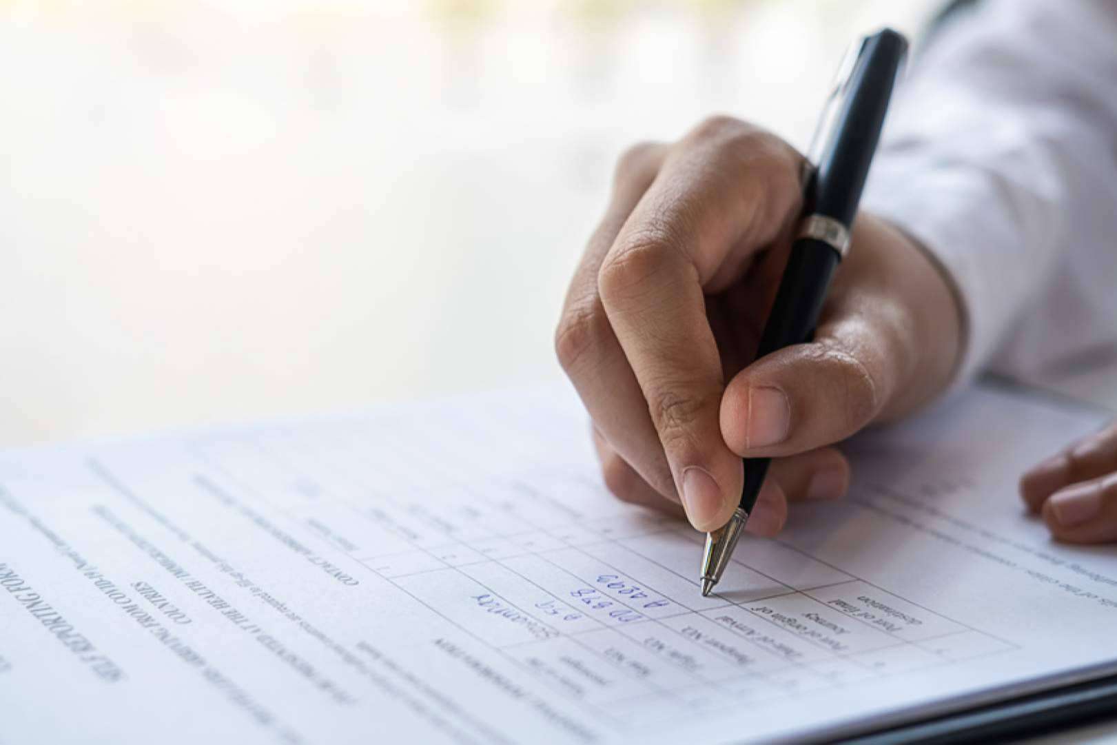 ¿Tener un hijo nacido en España ayuda a conseguir los papeles?