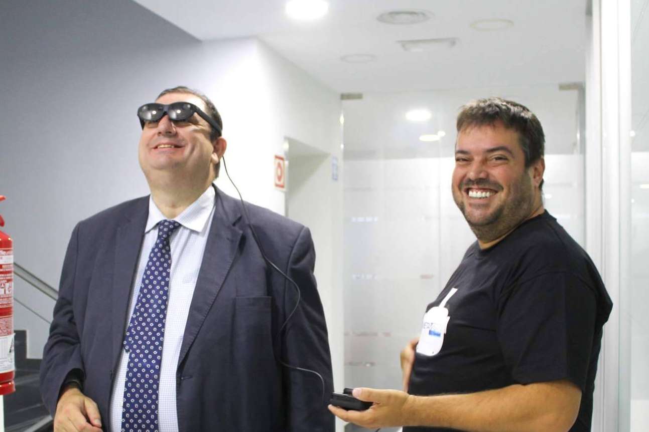 ¿Qué servicios ofrece el grupo clínico odontológico Cleardent Metaverse?