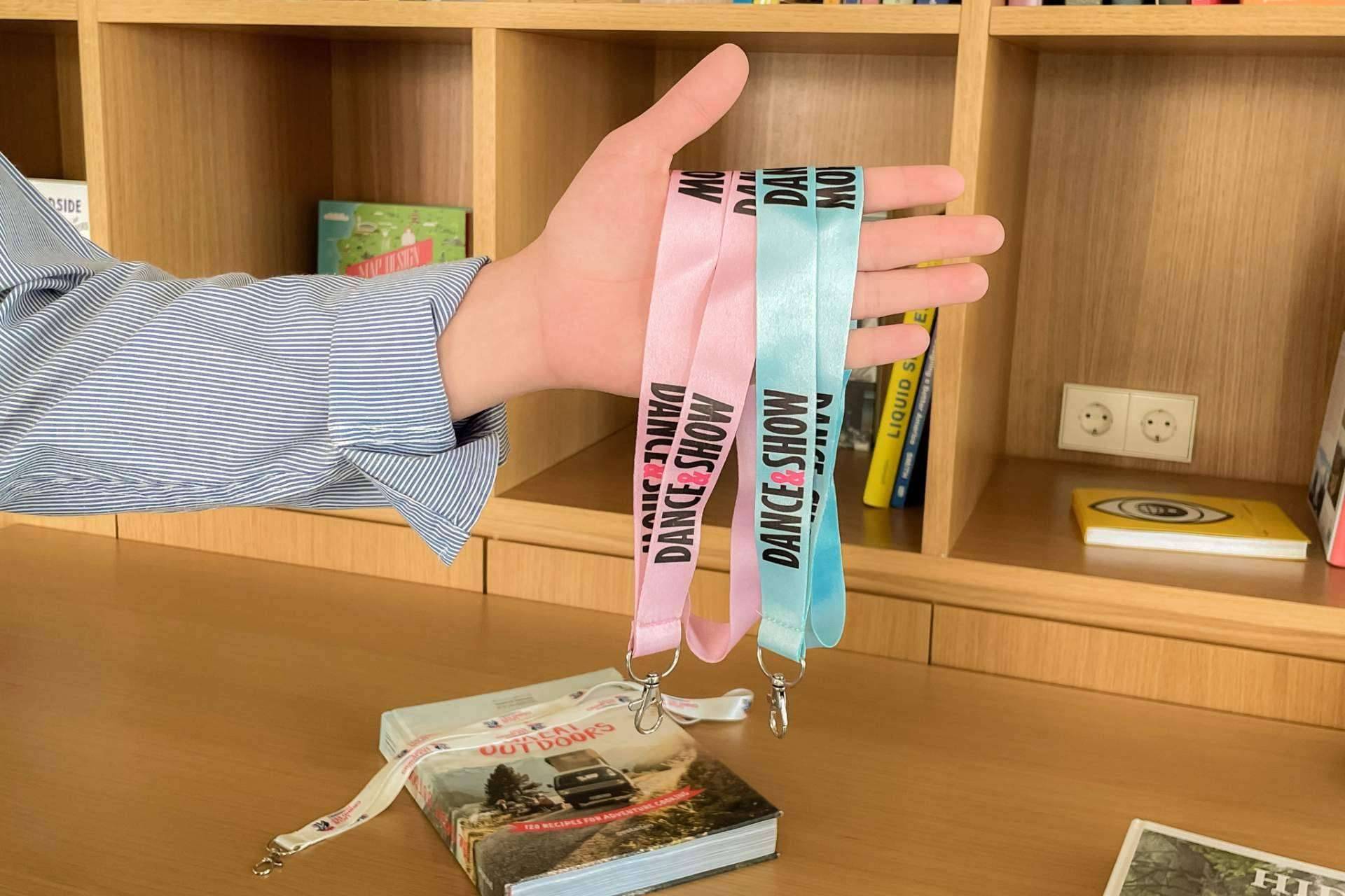 Como un elemento imprescindible para eventos corporativos, se destacan los lanyards personalizados de Wyapromo