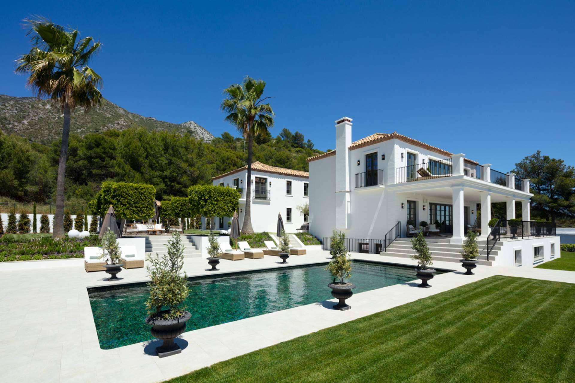 Zeuthen & Company dispone de un amplio catálogo de villas de lujo en Marbella