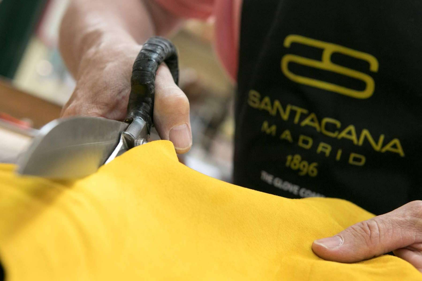 Guantes artesanales de verano en Madrid de la mano de Santacana