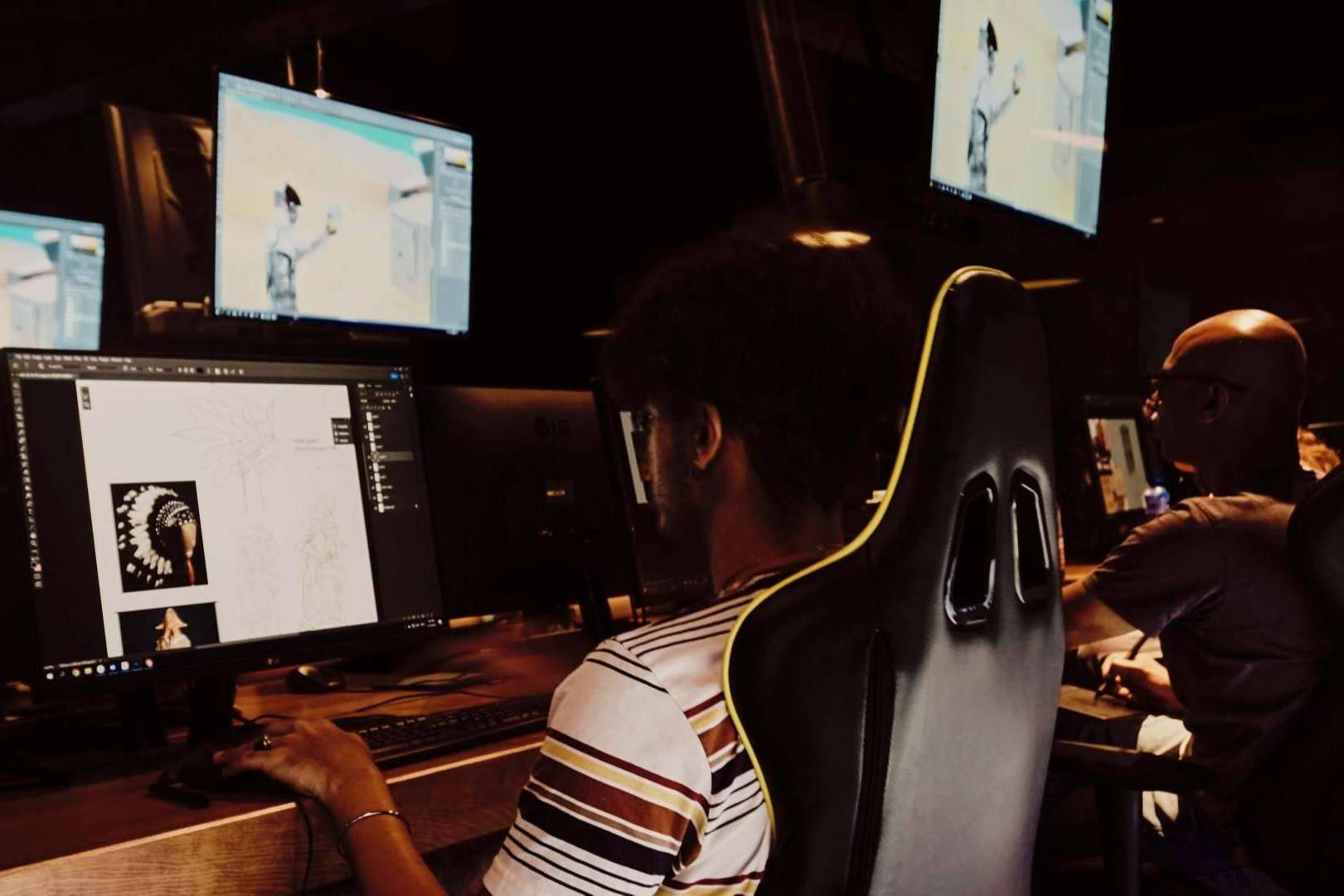¿Qué formaciones en programación para videojuegos ofrecen en Universal Arts School?