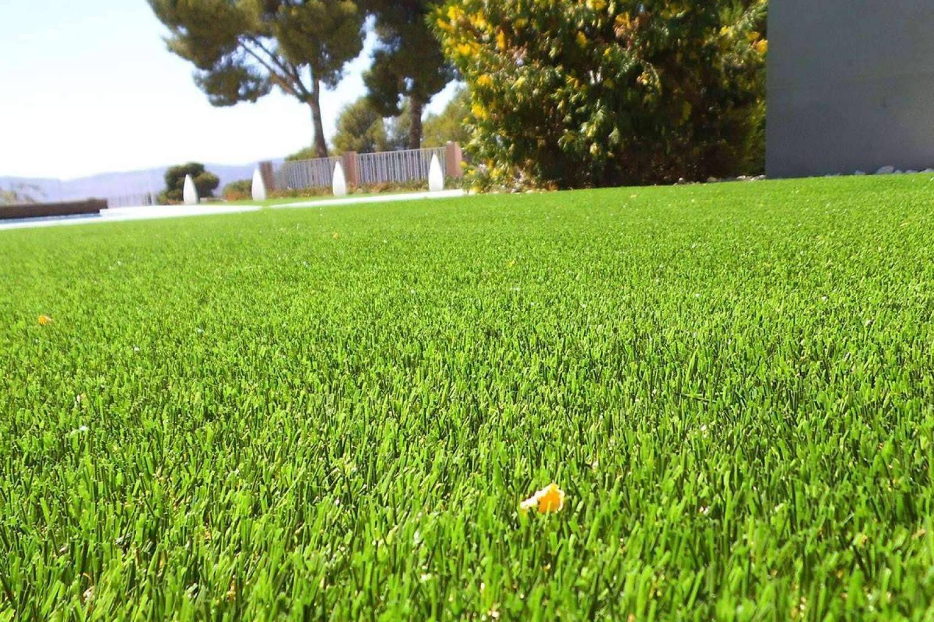 Razones por las que optar por el césped artificial en el jardín o la terraza