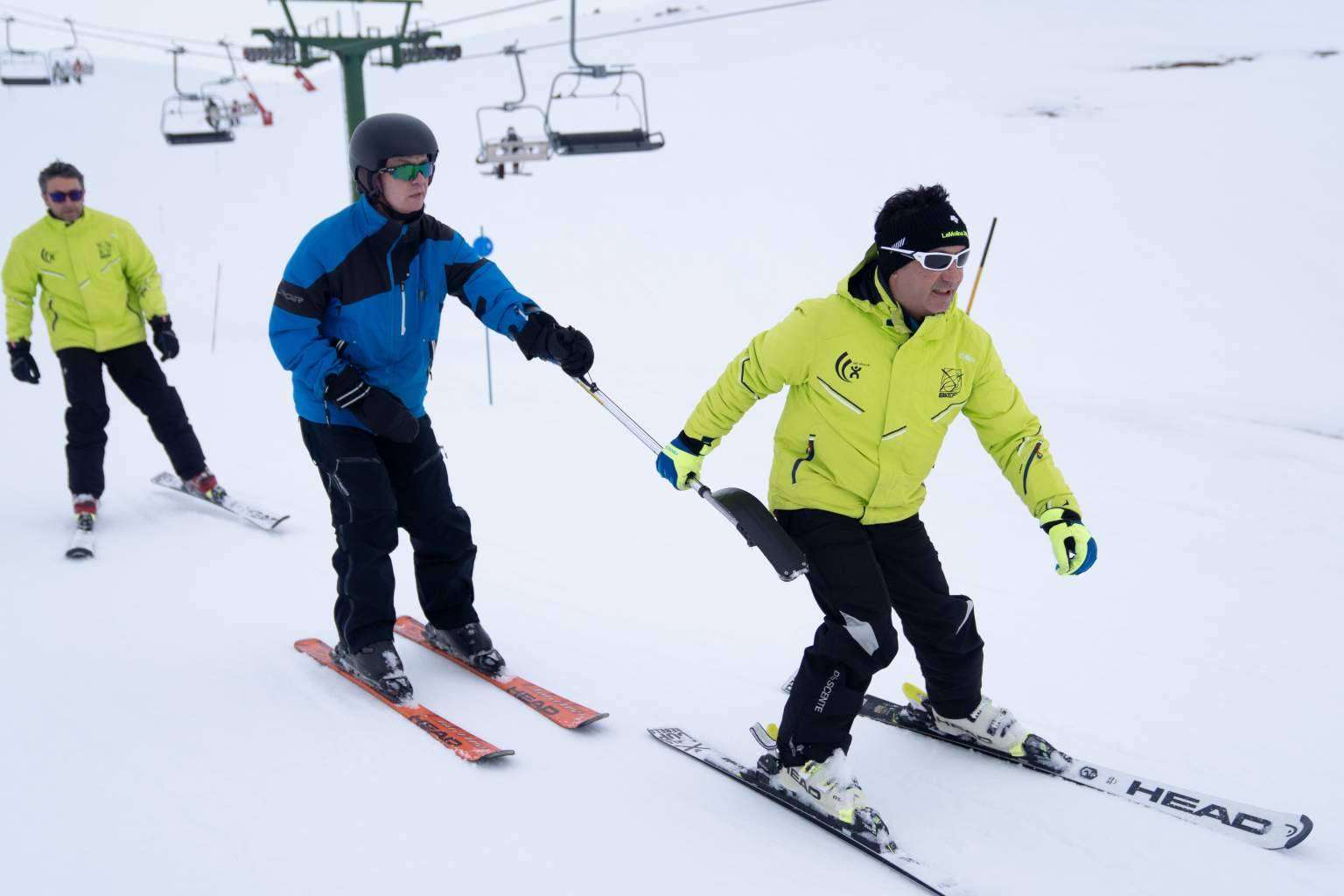 Raúl Esteban Herranz muestra su apoyo a la Fundación Deporte Solidario en Formigal