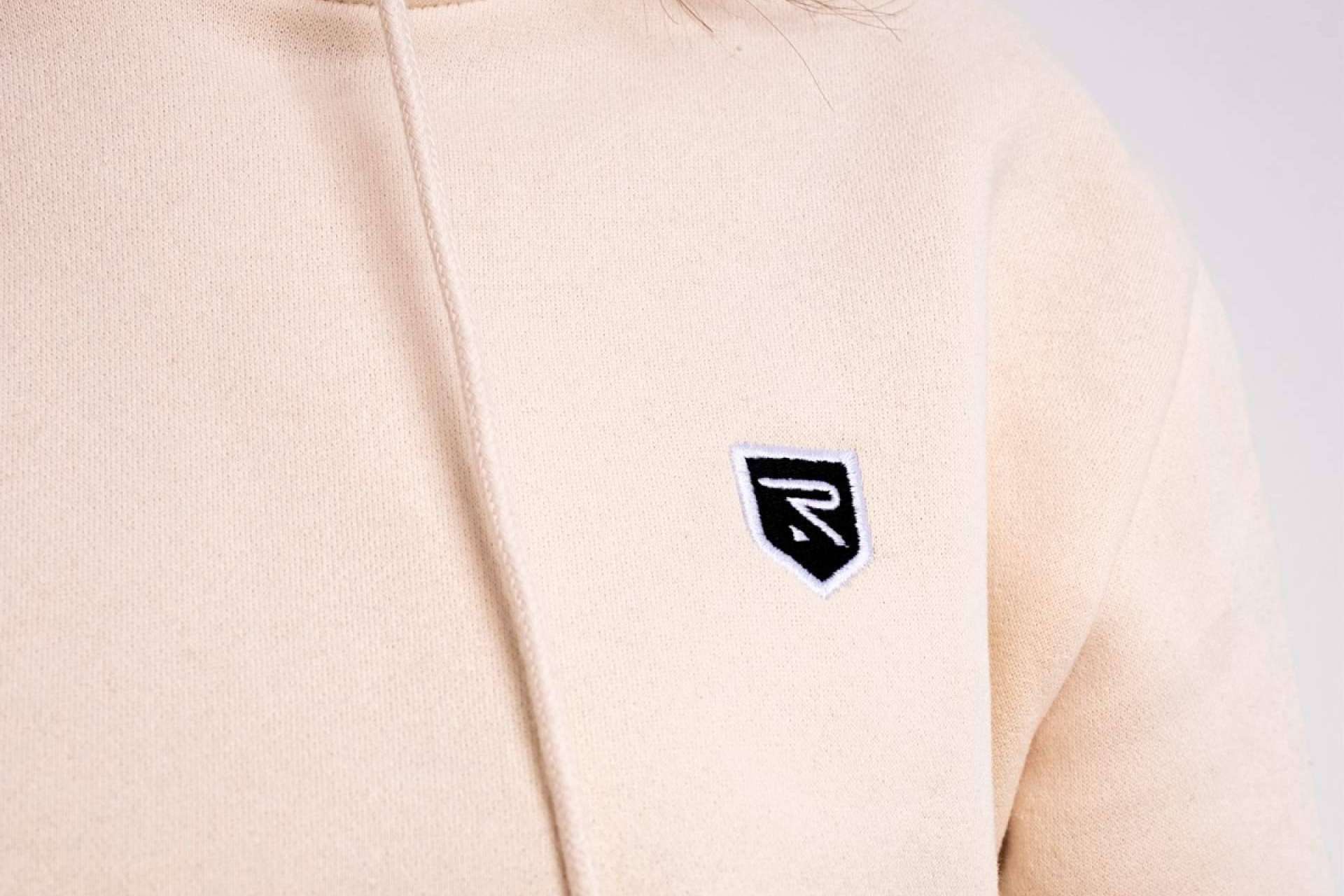 Rotherz ofrece un chándal para mujer con un estilo único y elegante