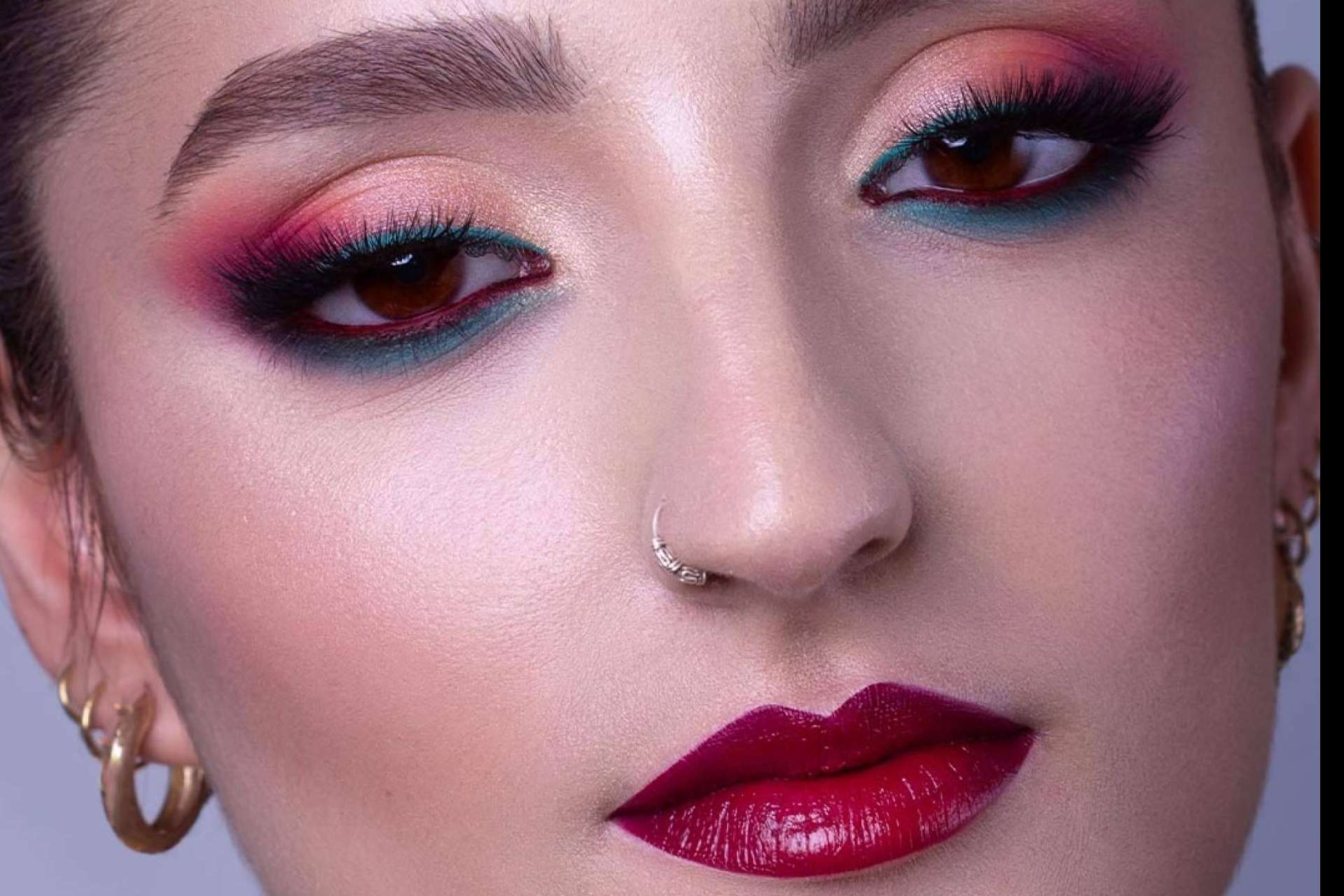 Cómo convertirse en maquilladora profesional y crear un negocio rentable
