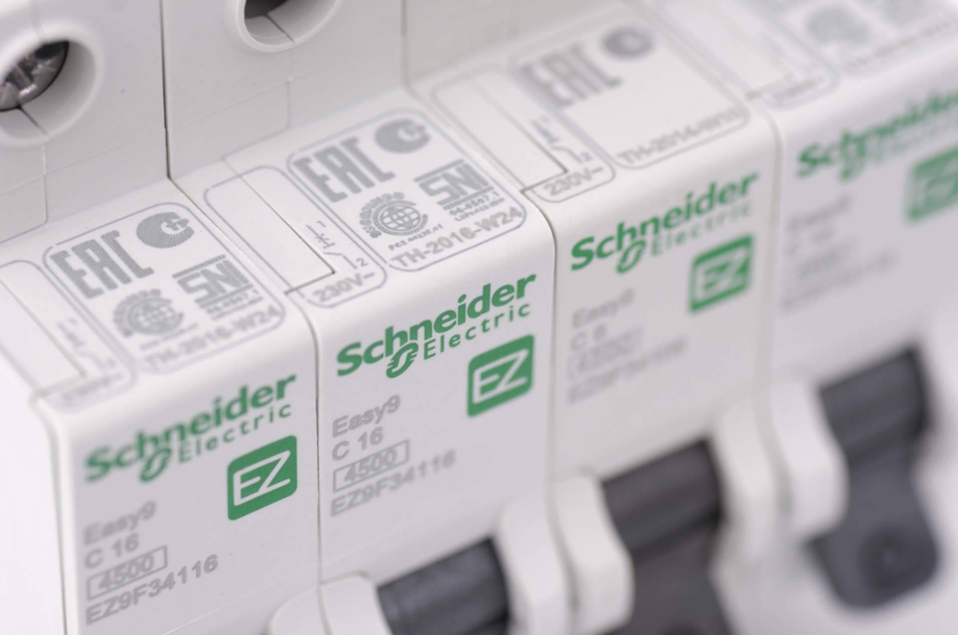 Cadenza Electric destaca en la distribución online de material eléctrico industrial en España