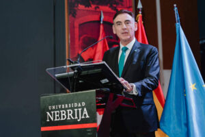 img_a5bb7c226725874979a68af64e241c77